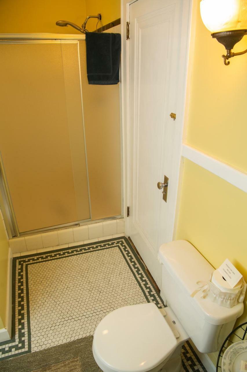 Spencer House Bed & Breakfast Erie Room photo